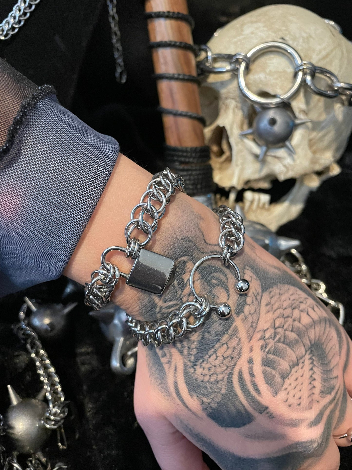Horse shoe chainmaille bracelet