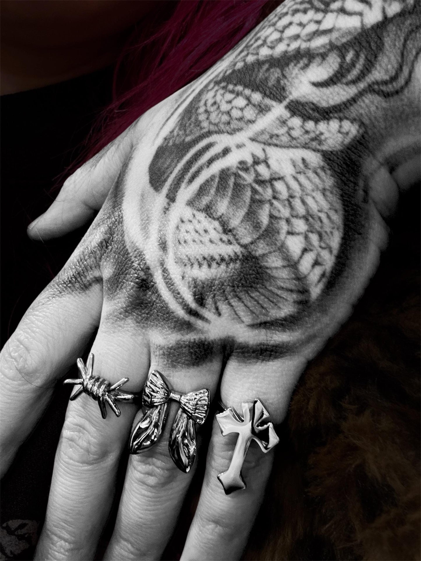 Barbed wire ring