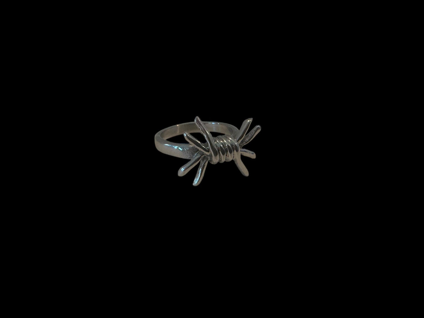 Barbed wire ring
