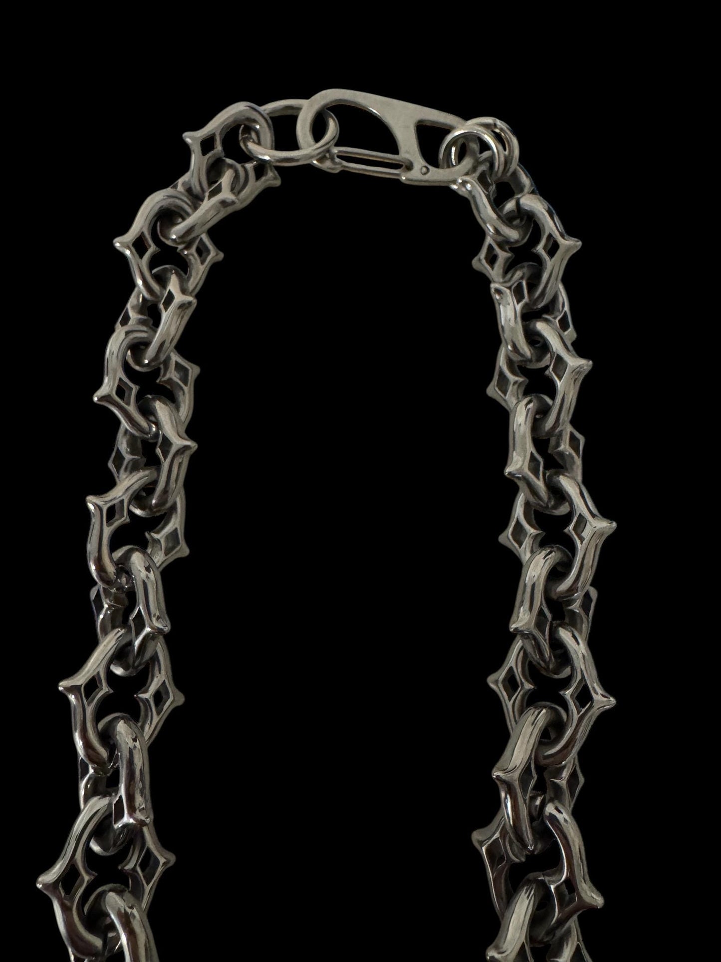 Large hollow Spikey link chain