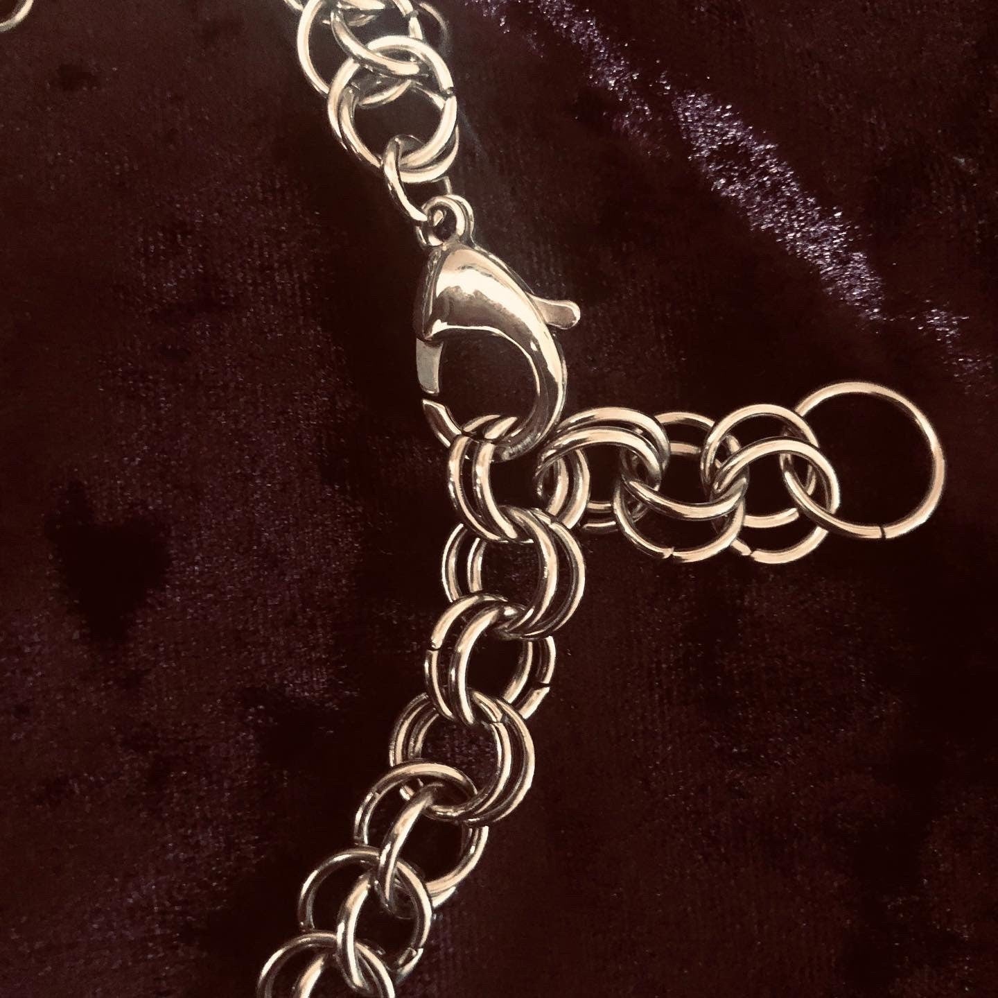 Triple chained O-ring choker