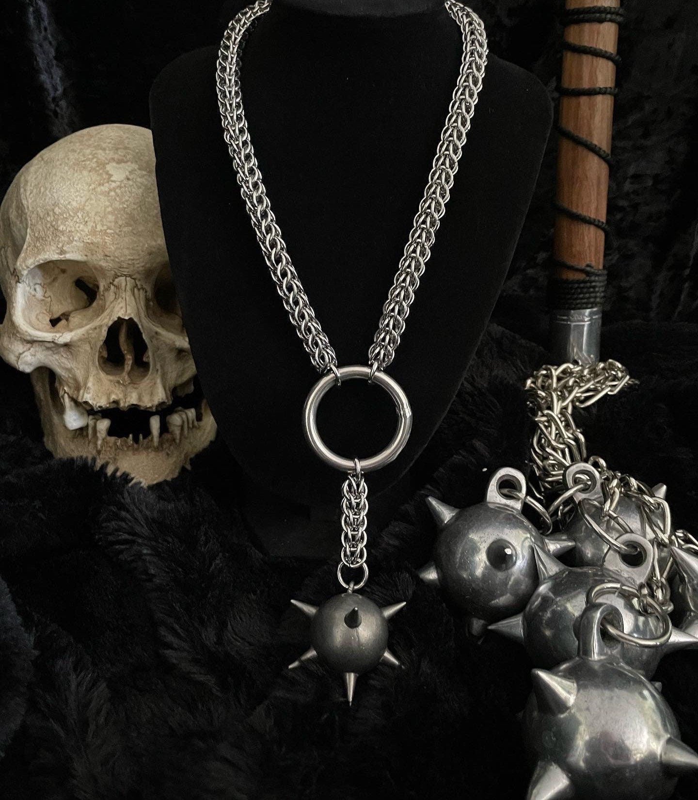 Flail chainmaille necklace