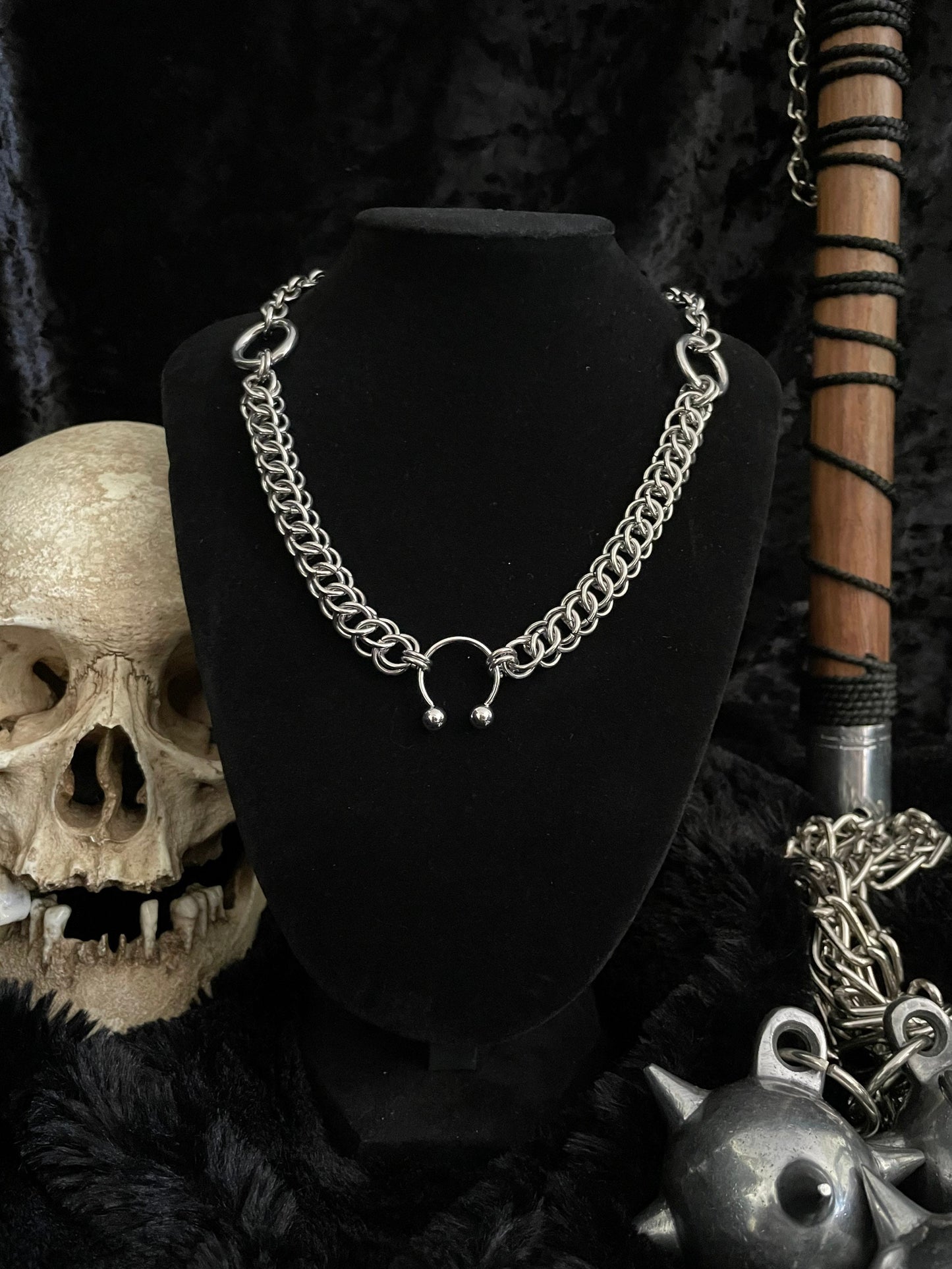 Horseshoe necklace