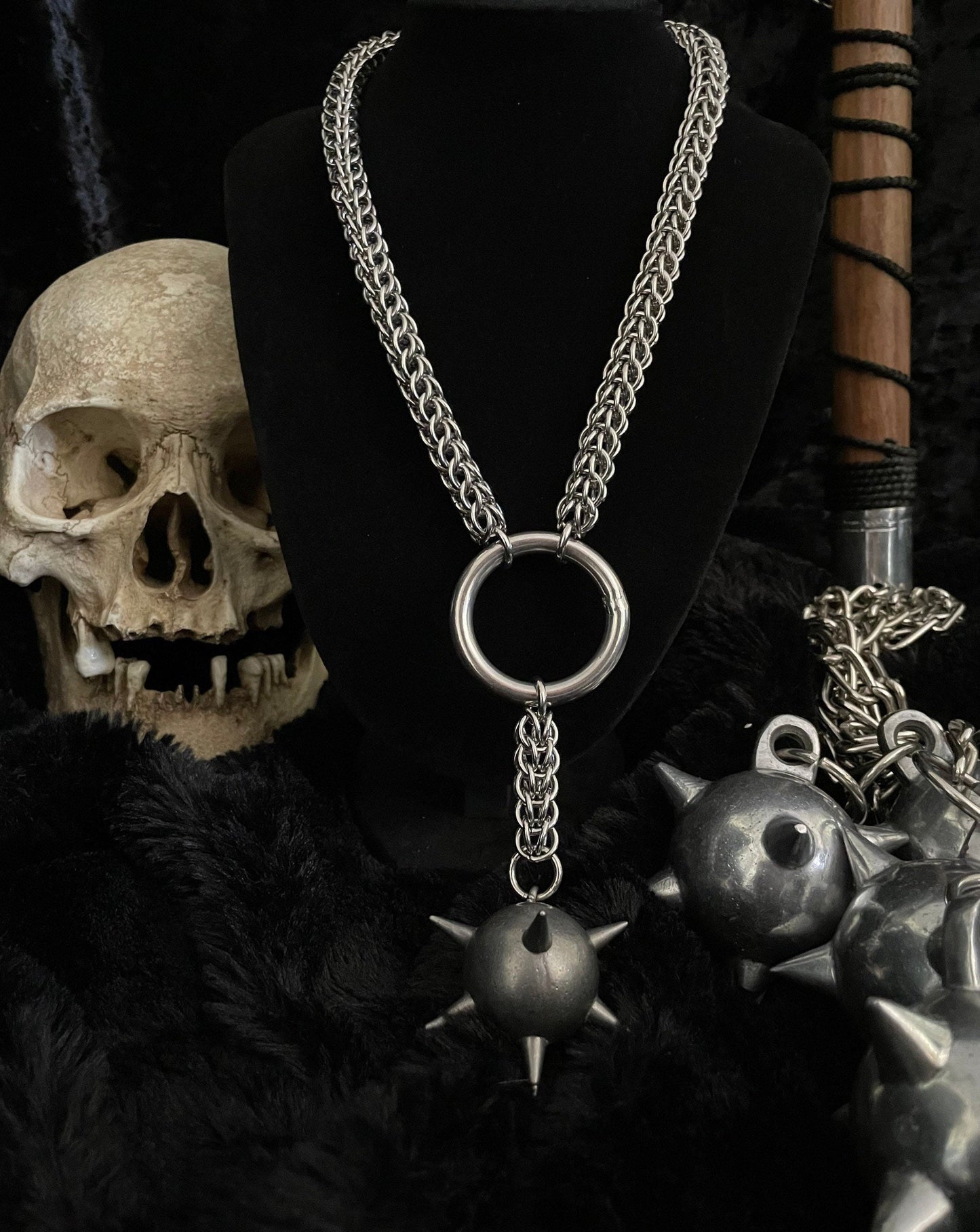 Flail chainmaille necklace