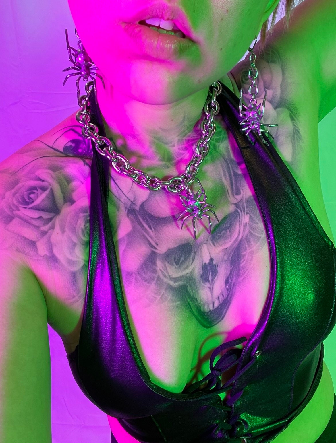 Large Black widow chain