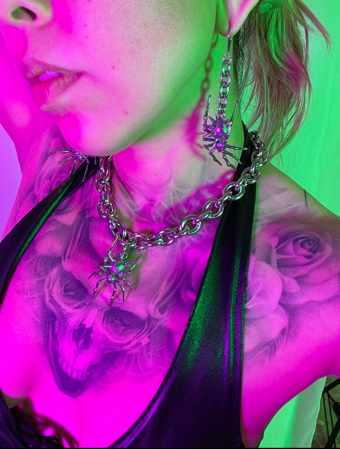 Large Black widow chain