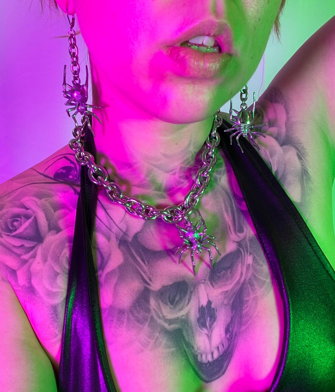 Large Black widow chain