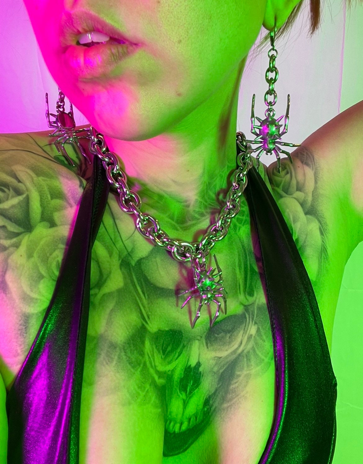 Large Black widow chain