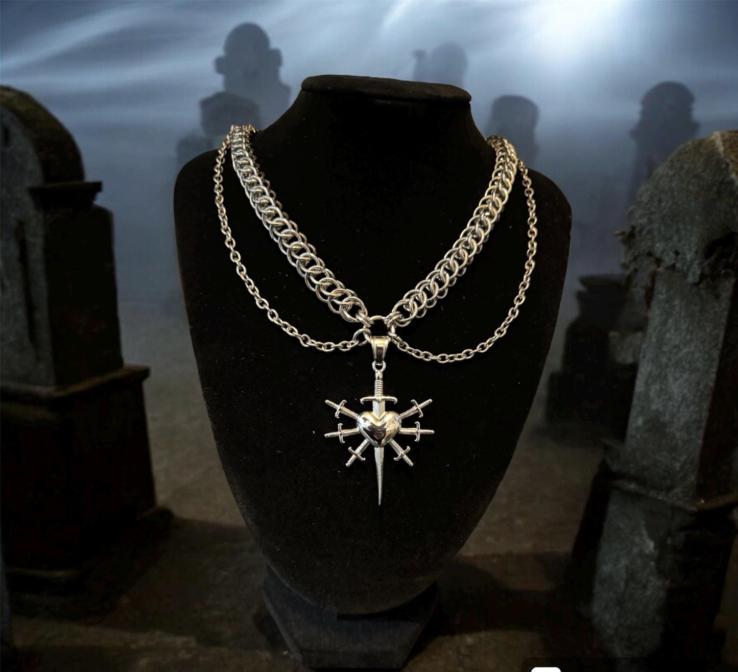 Dagger heart chain, Wounded heart