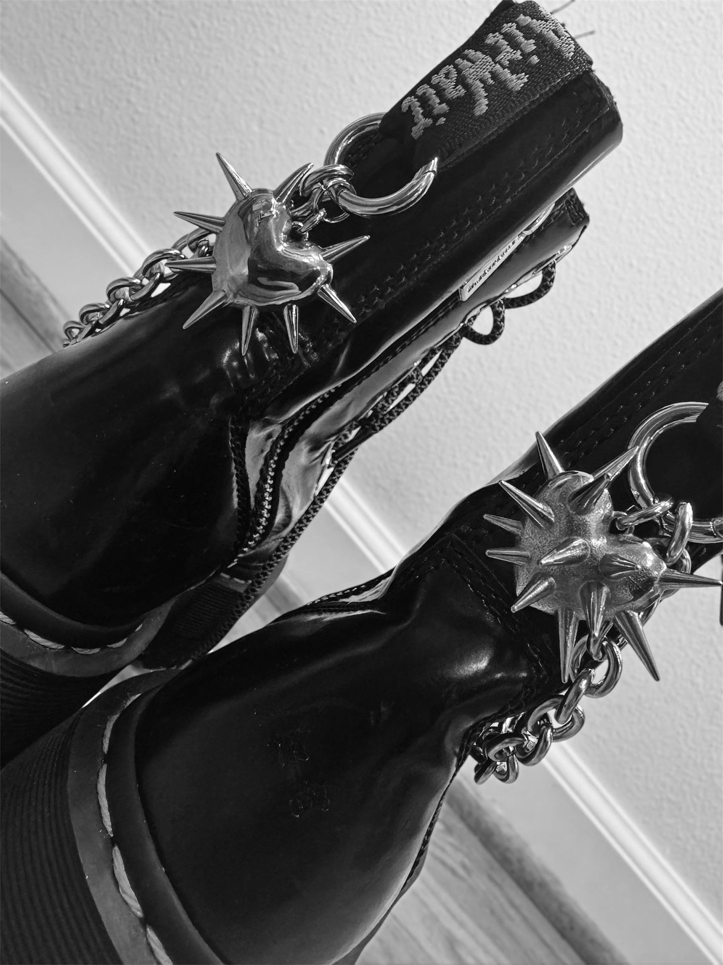 Doc Martin Boot chains, Heart pendant