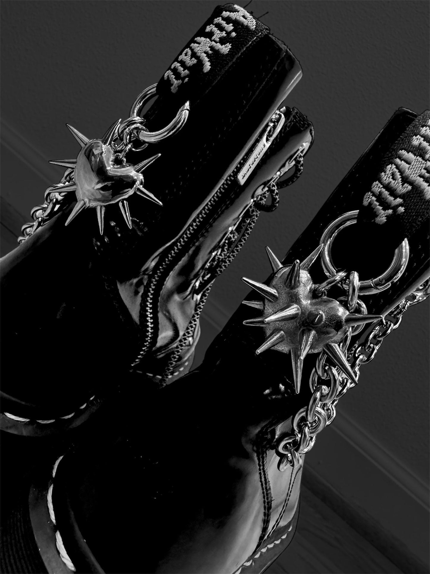 Doc Martin Boot chains, Heart pendant