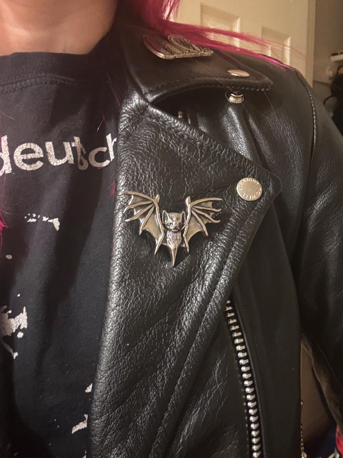 Bat pin