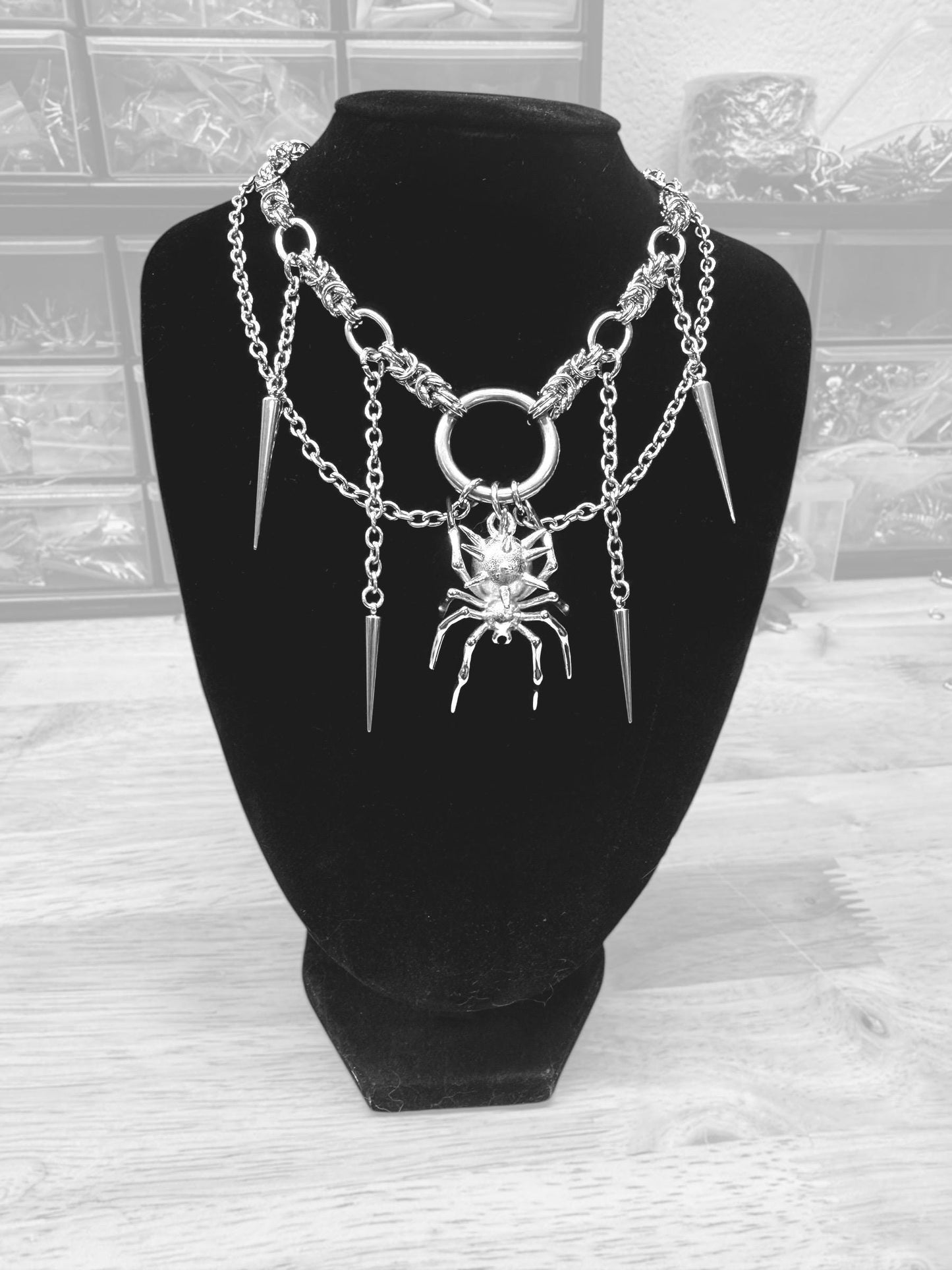 Spiked spider Chainmaille