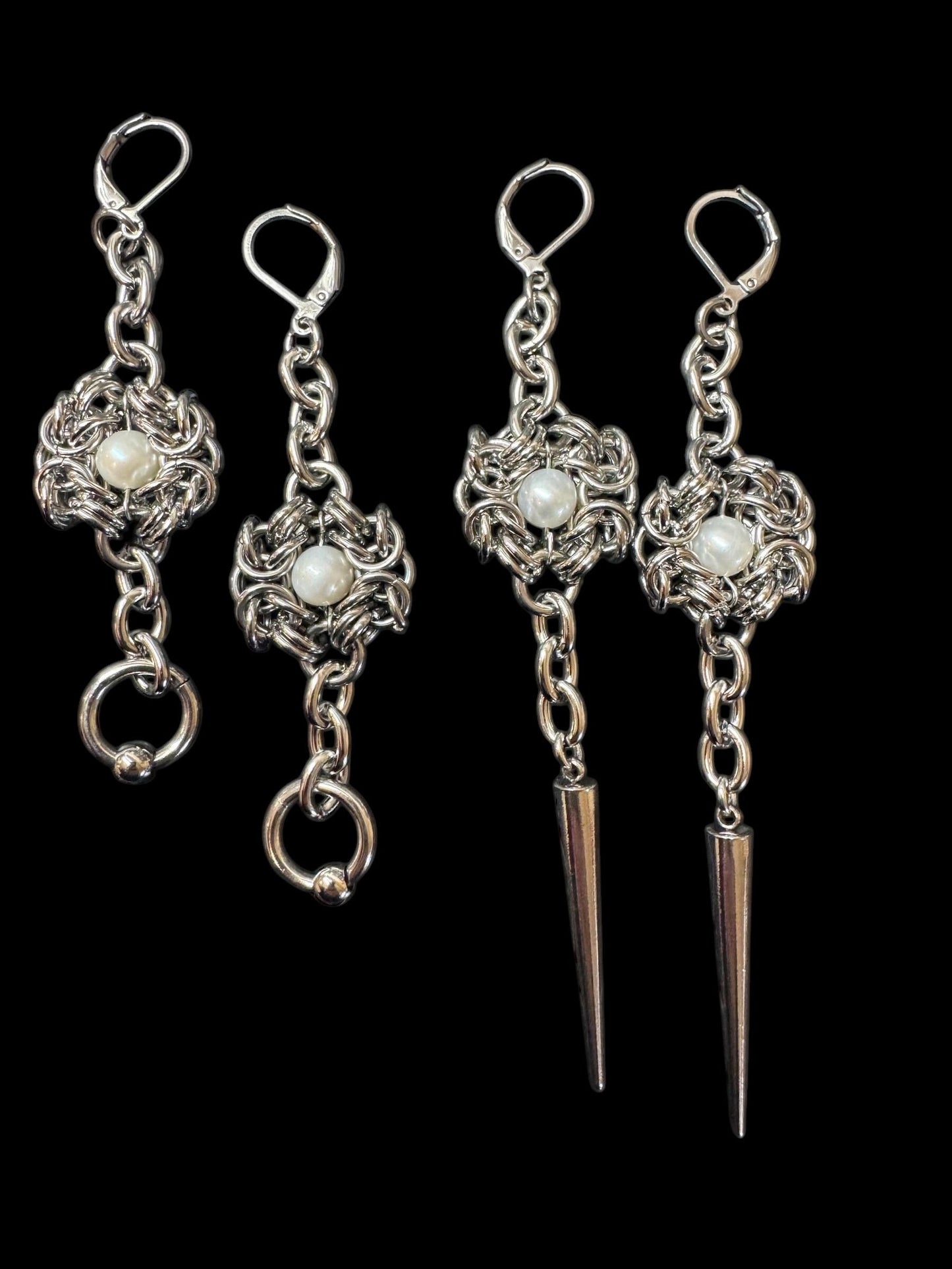 Chainmail pearl earrings