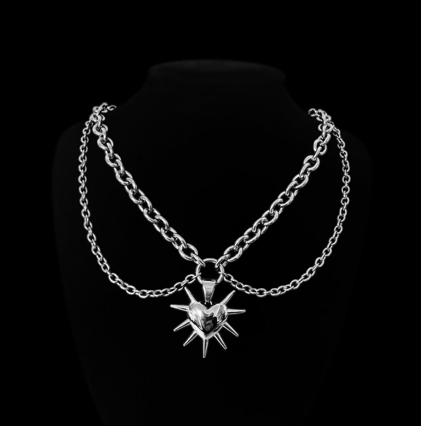 Side spike Heart chain