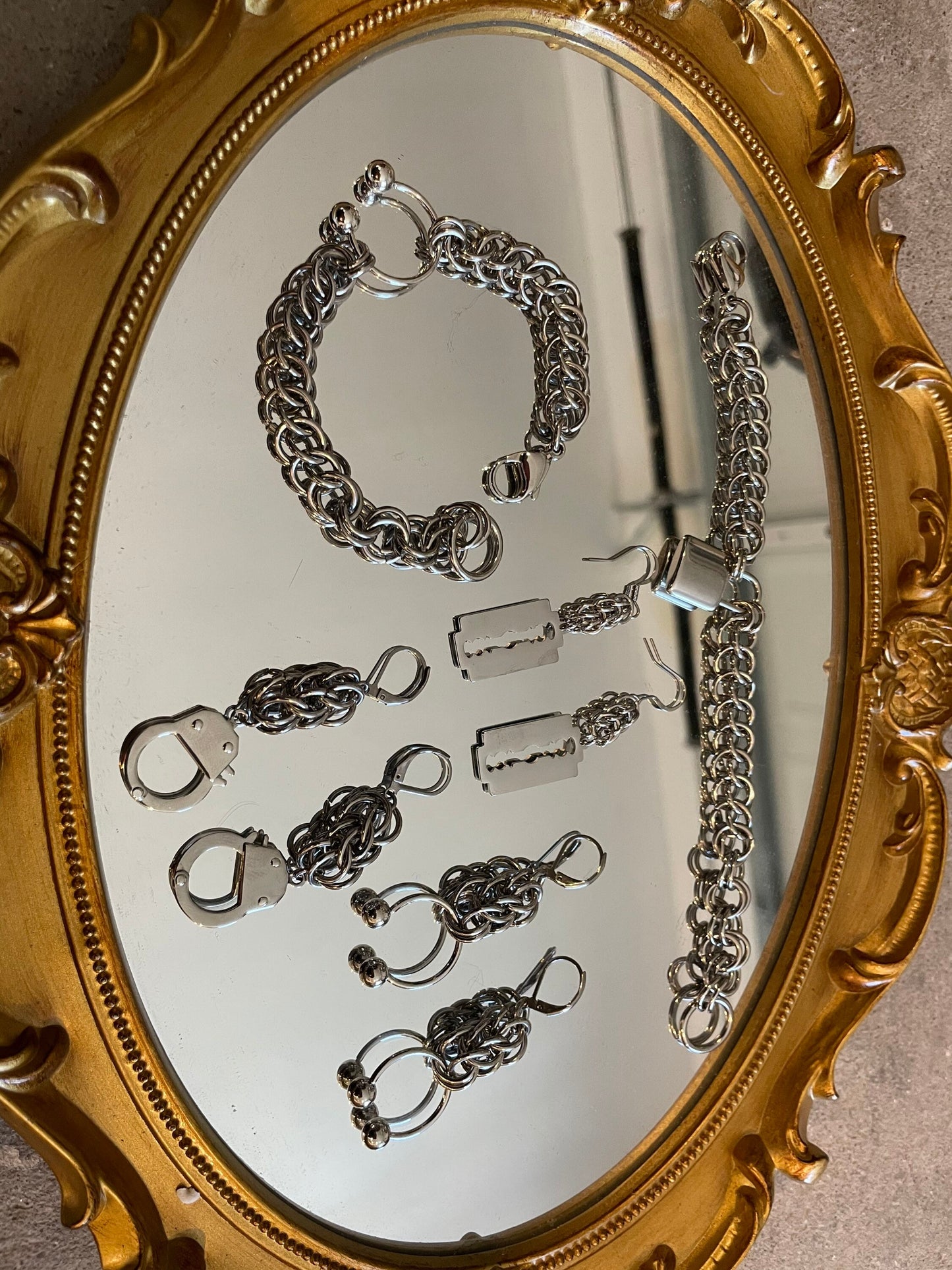Horse shoe chainmaille bracelet