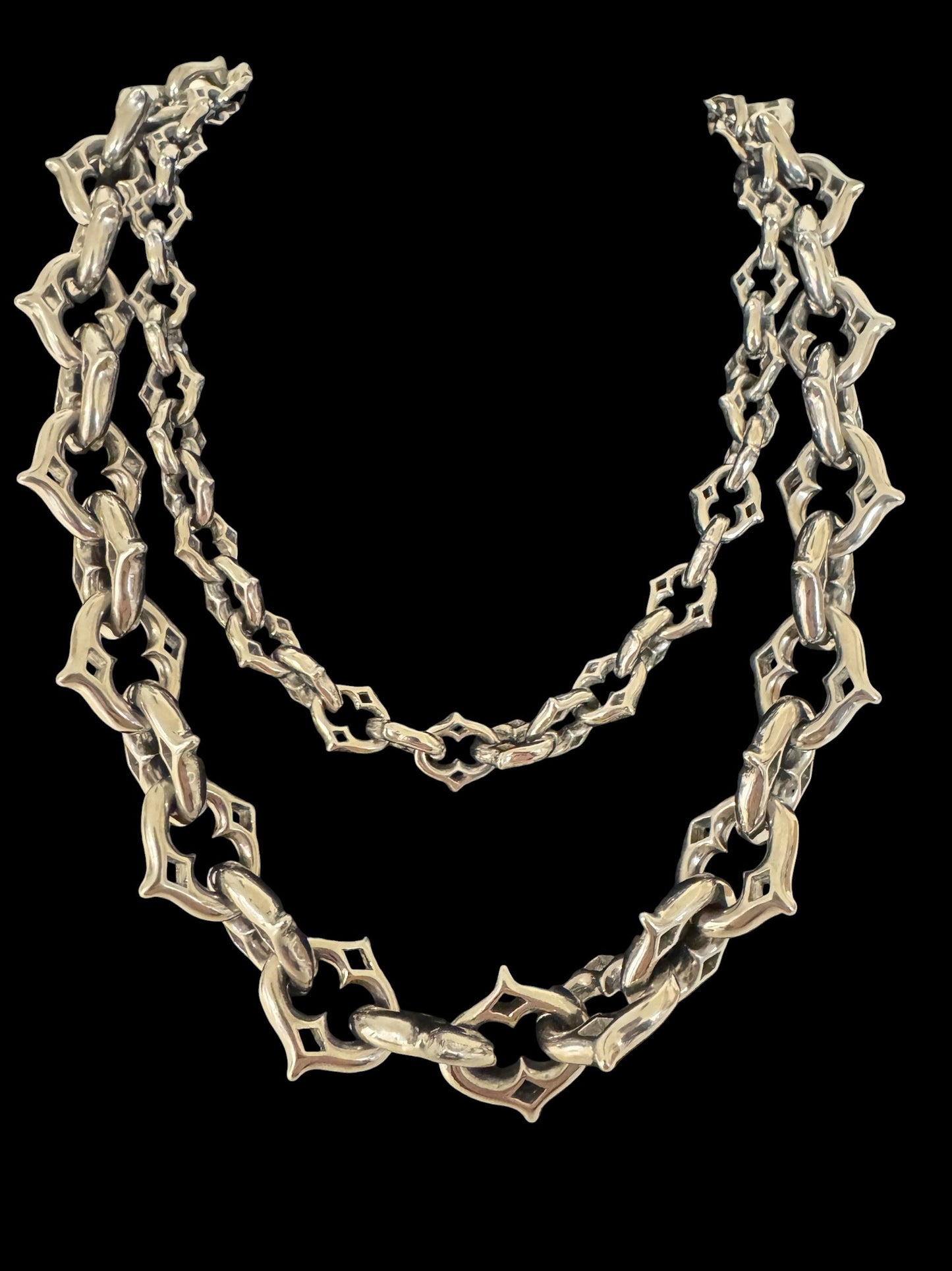 Large hollow Spikey link chain