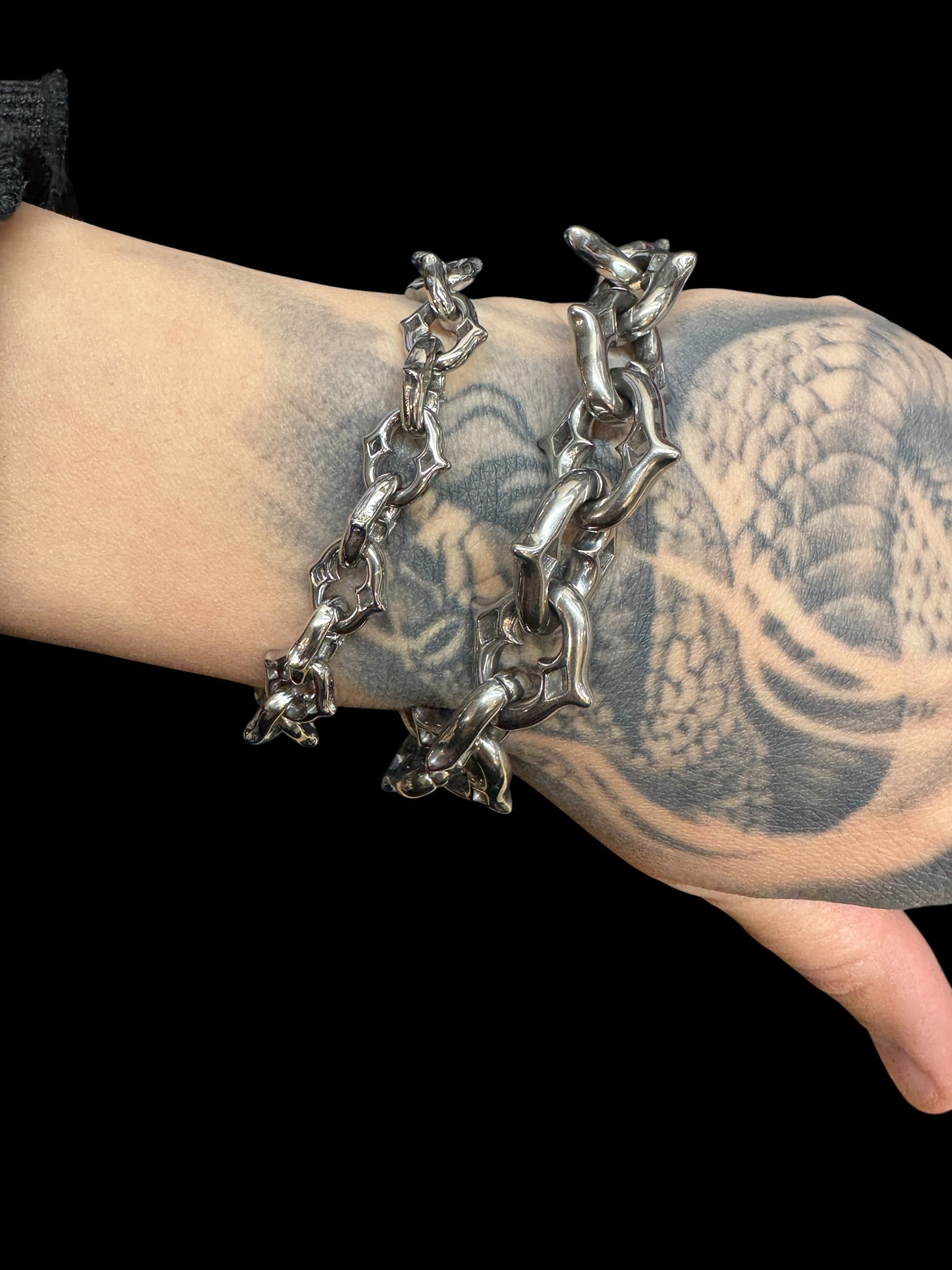 Hollow spiked link bracelet