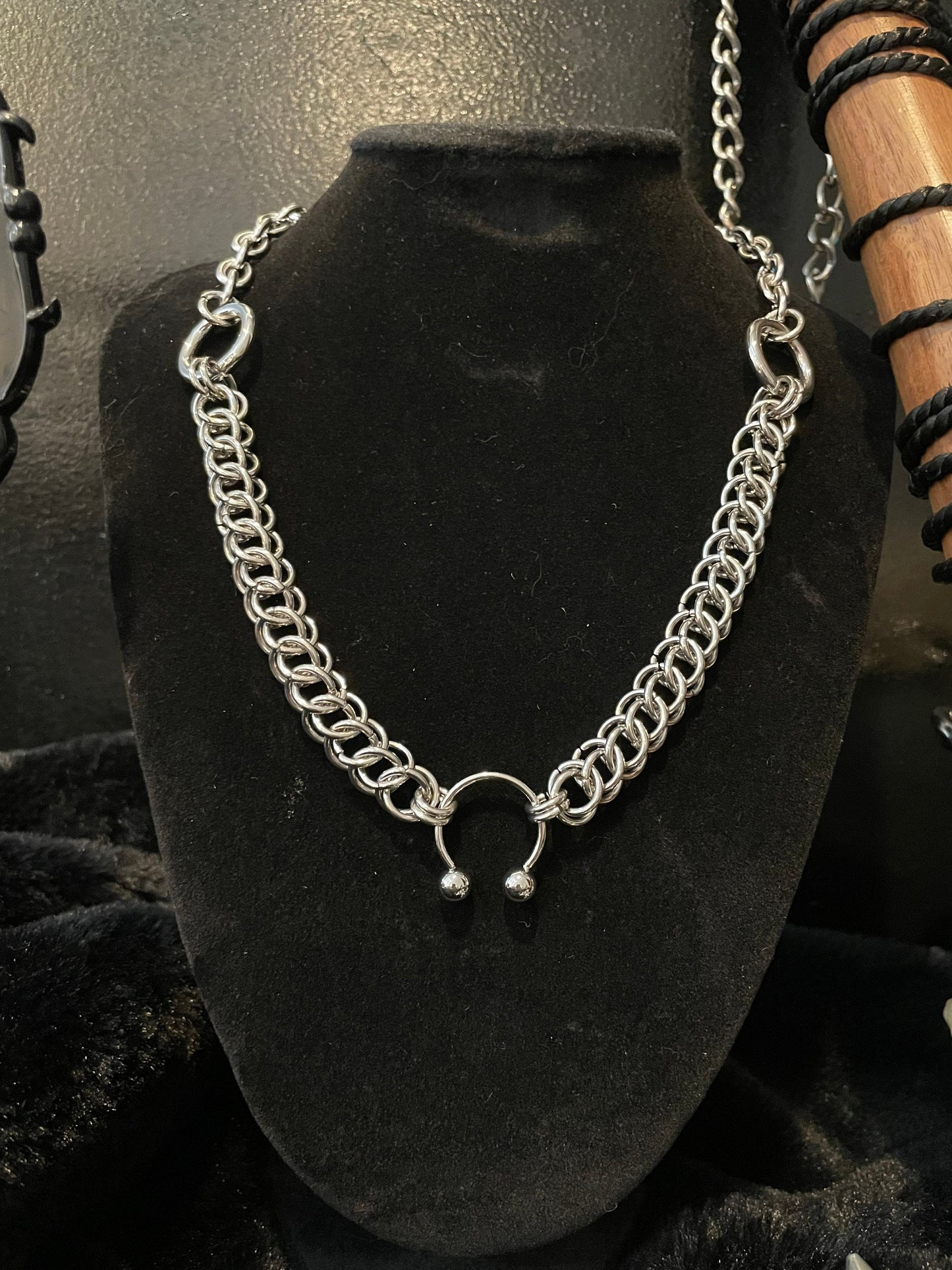Horseshoe necklace