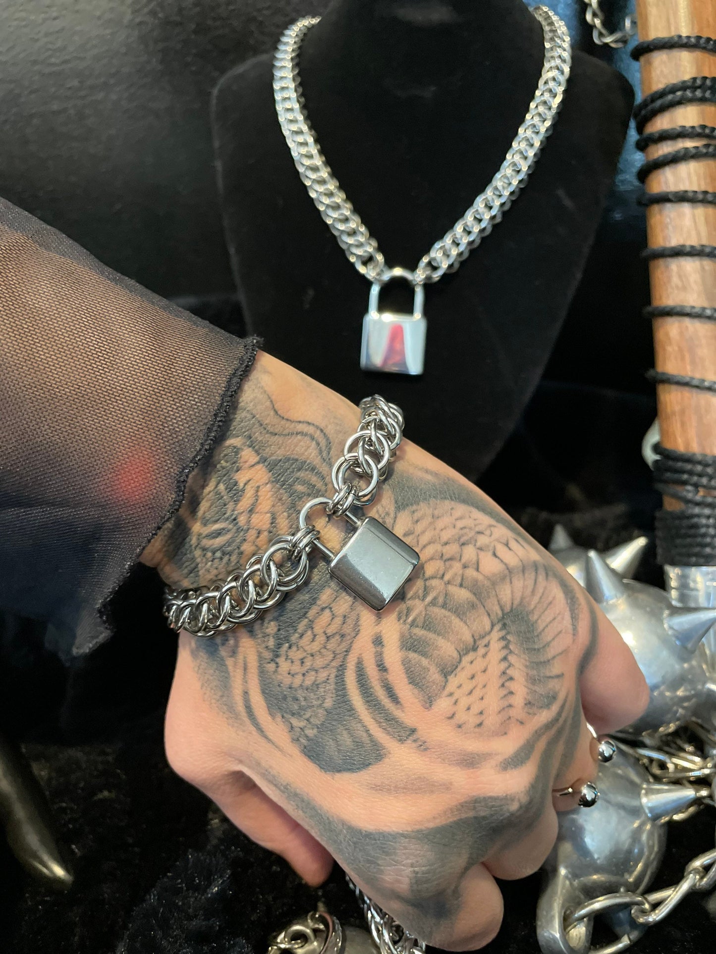 Chainmaille lock necklace