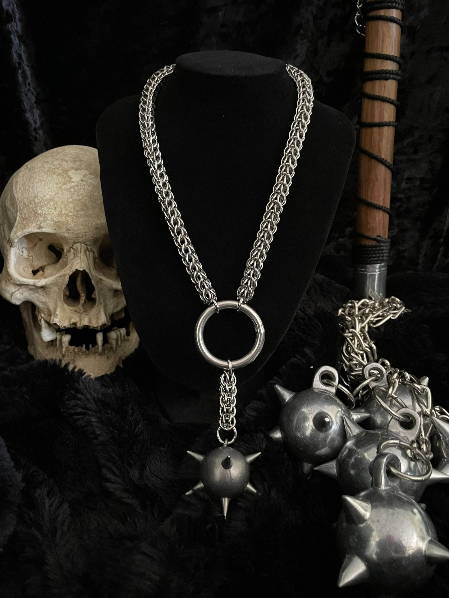 Flail chainmaille necklace