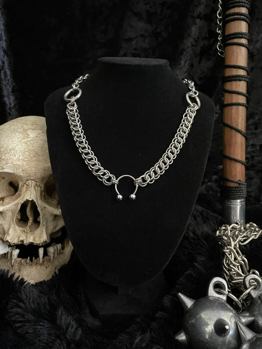 Horseshoe necklace