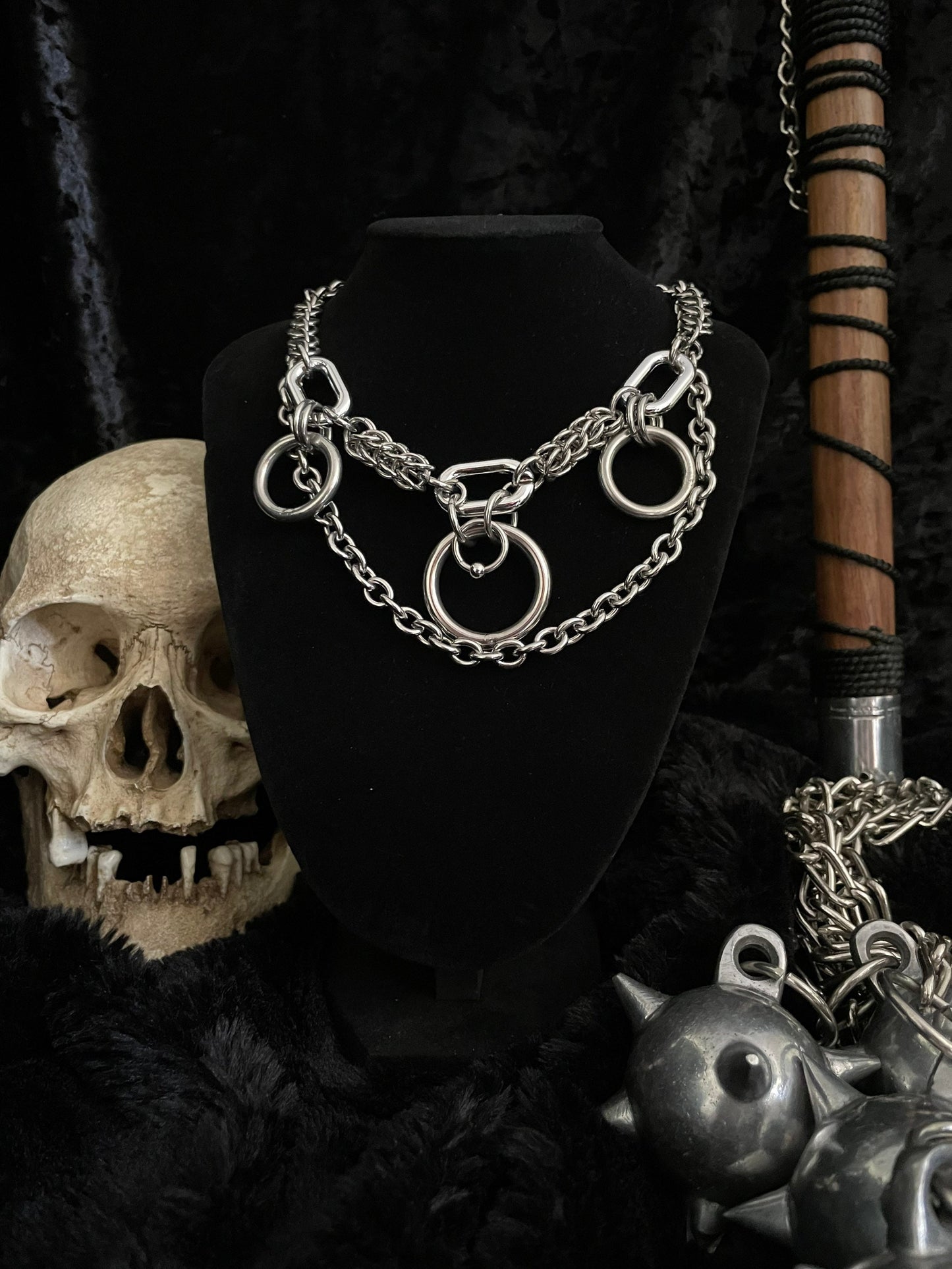 Triple O ring chain choker