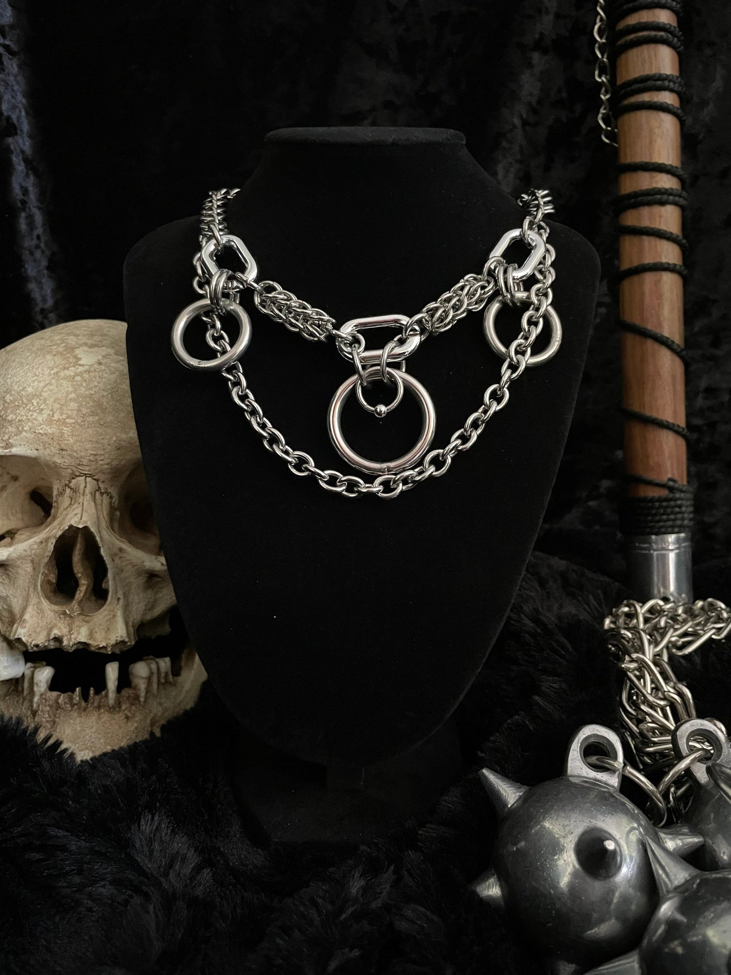 Triple O ring chain choker
