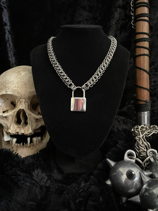 Chainmaille lock necklace