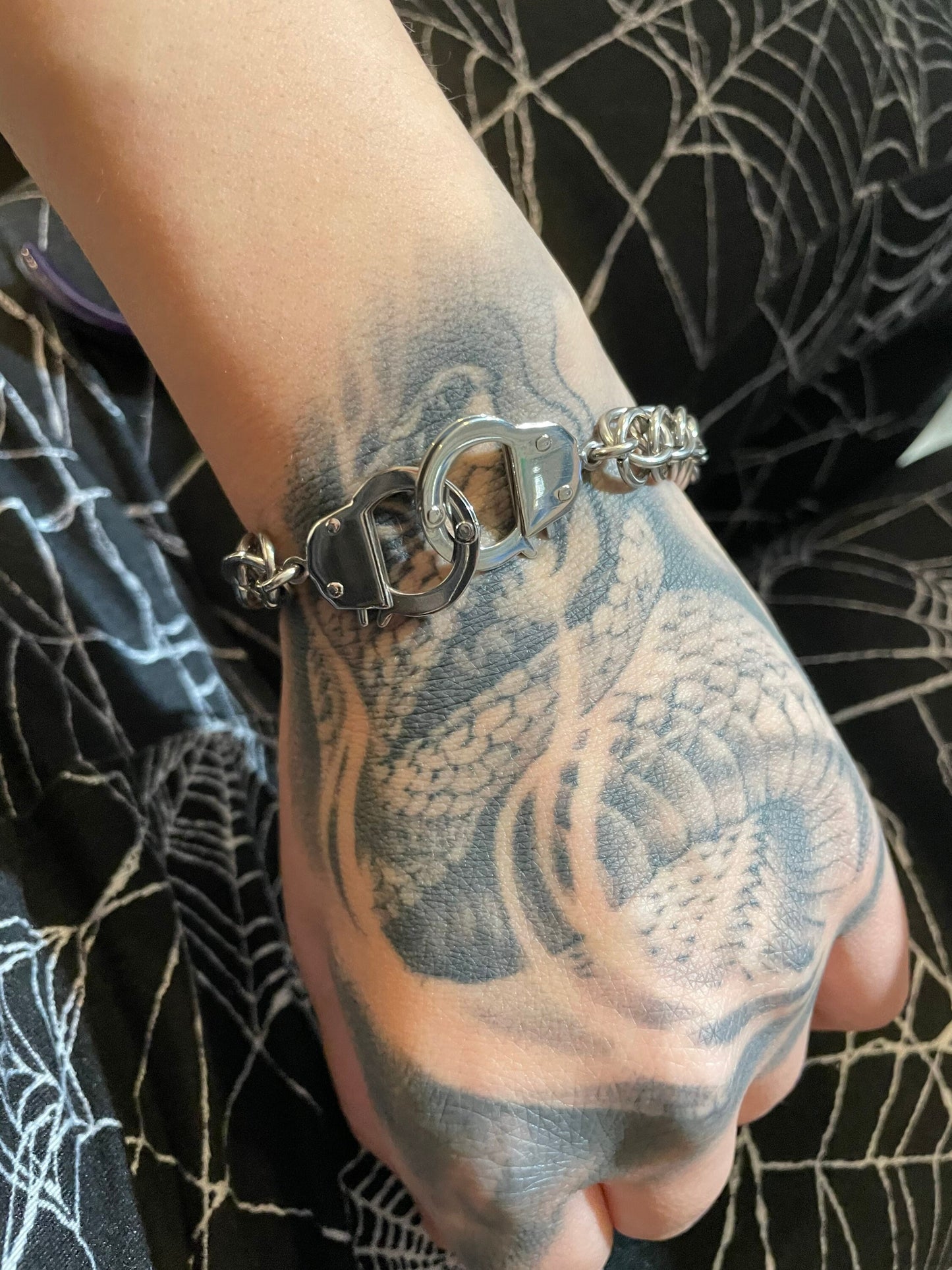 Handcuff/ razor Chainmail bracelet