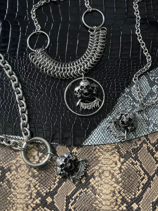 Discharge necklace