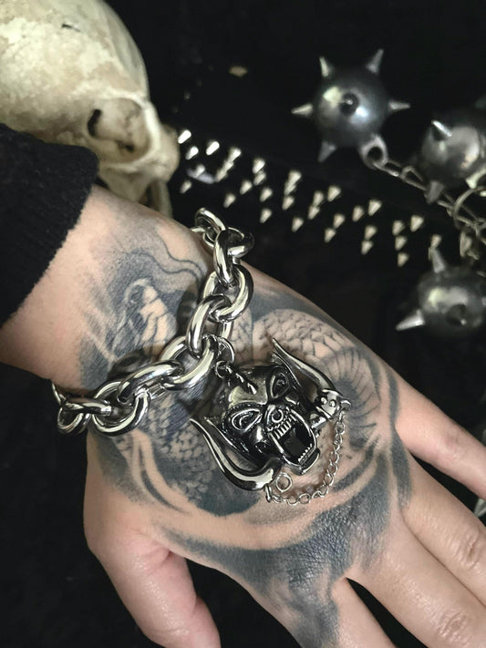 Stainless snaggletooth bracelet
