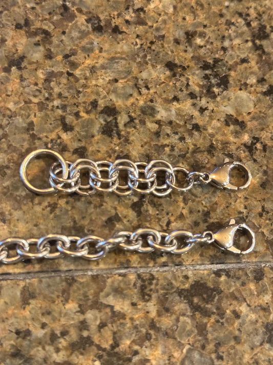 Adjustable chain