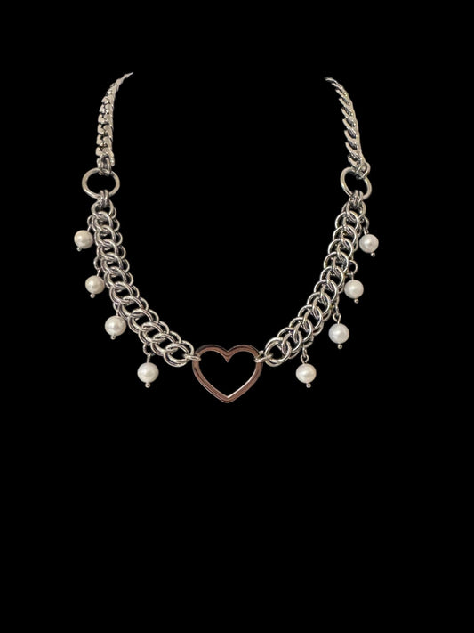 Heart necklace, chainmaille Pearl necklace
