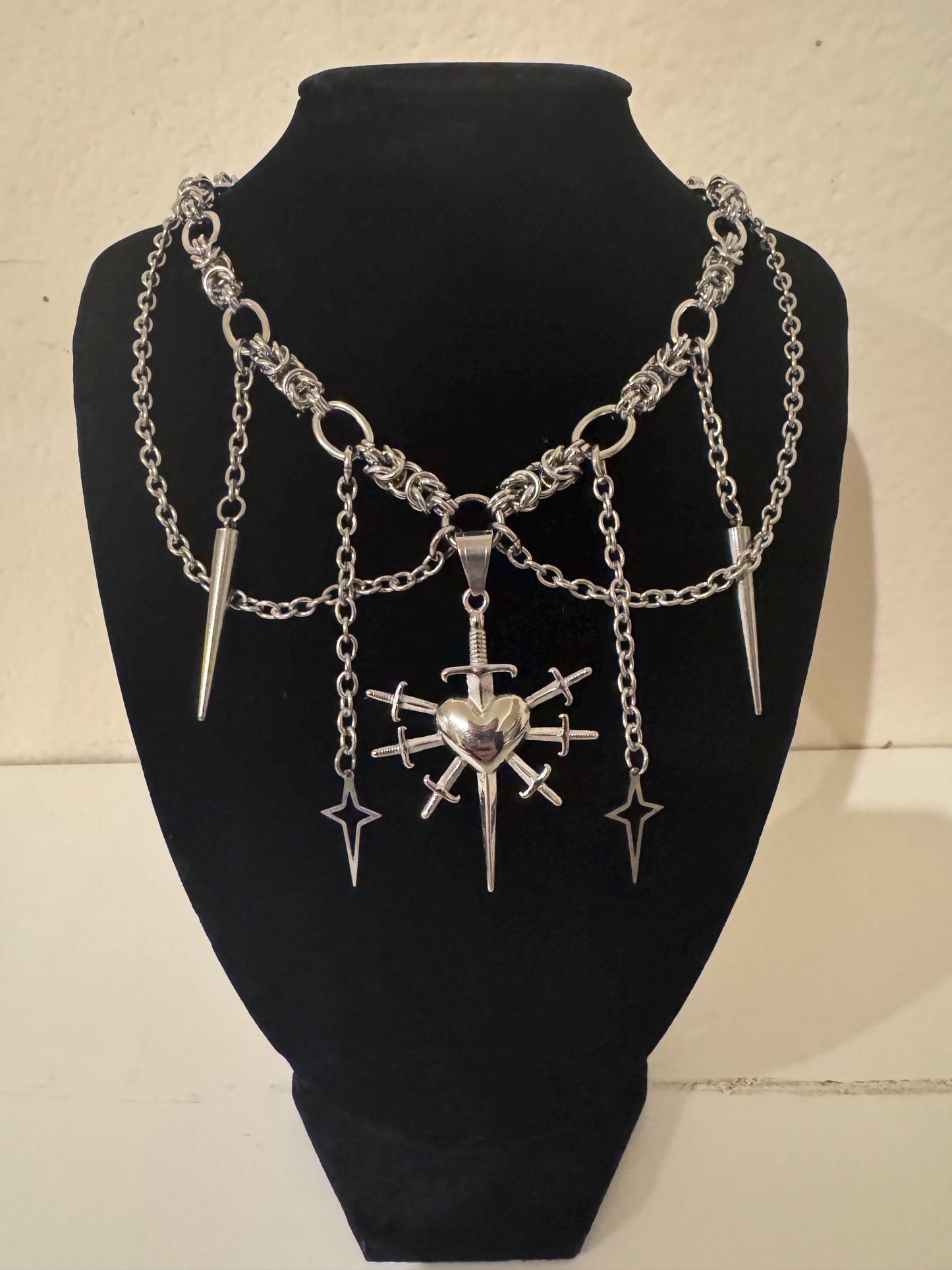 Dagger heart twinkle chain