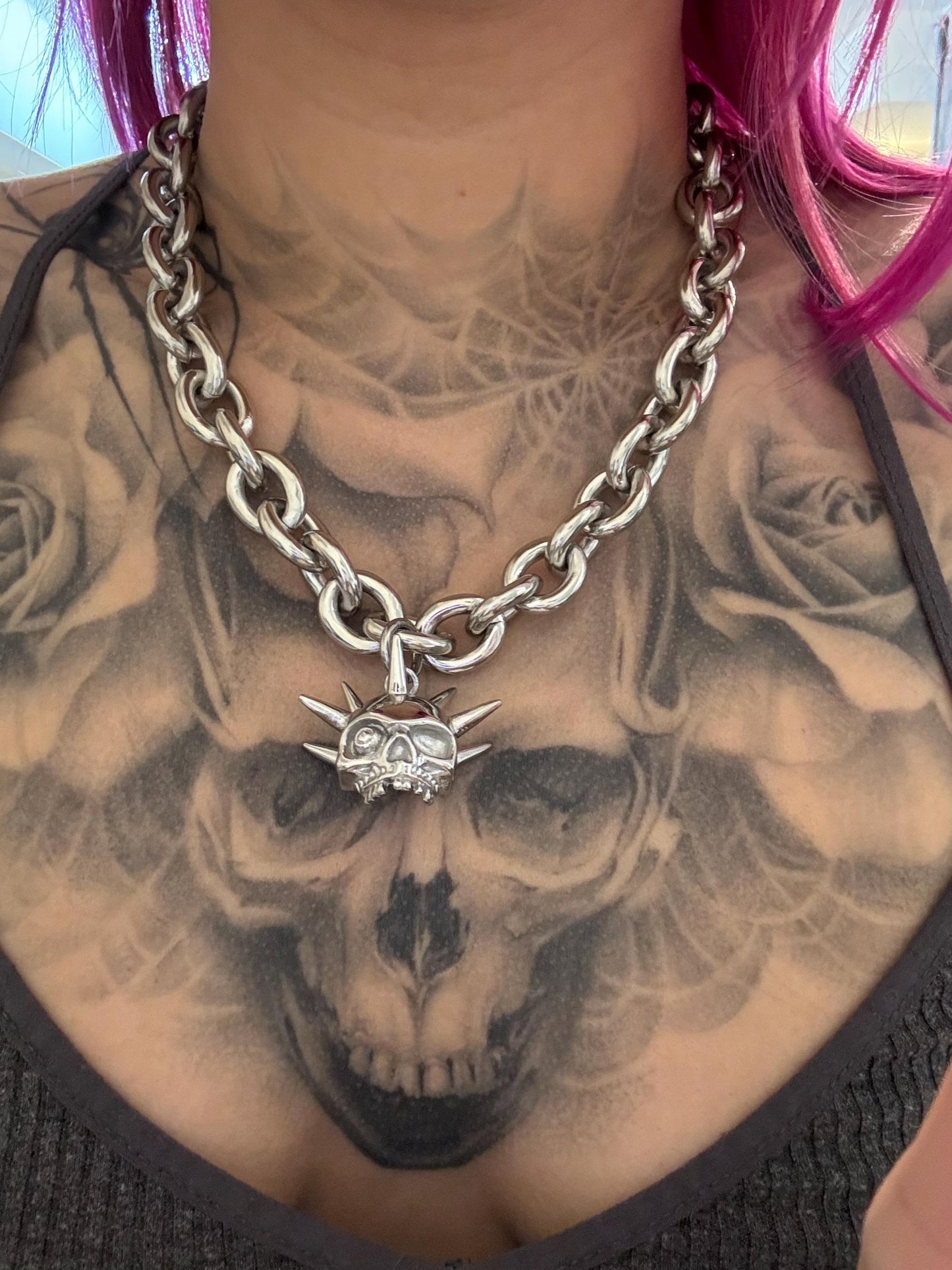 Chunky spiked skull cable chain