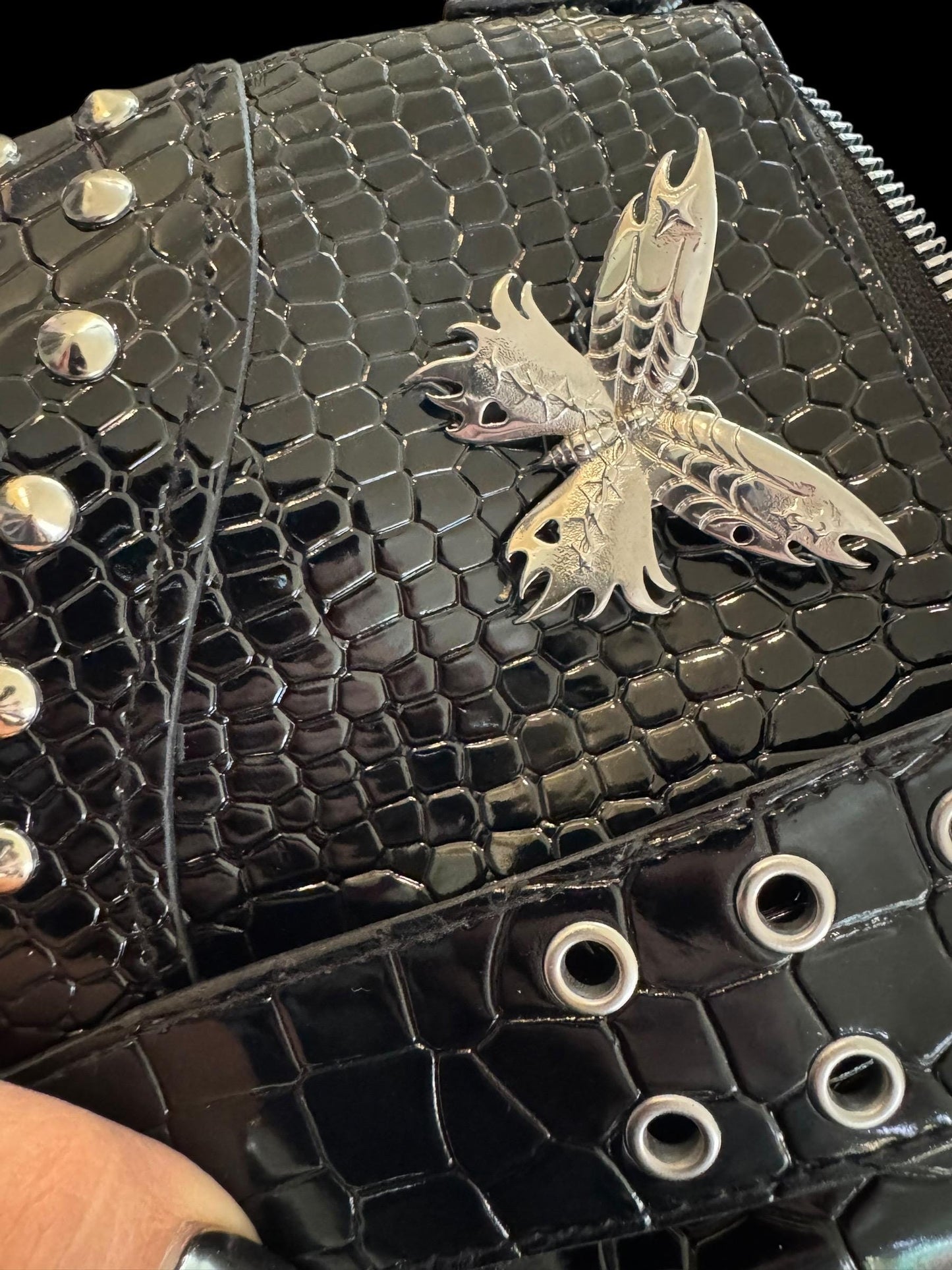 Butterfly pin