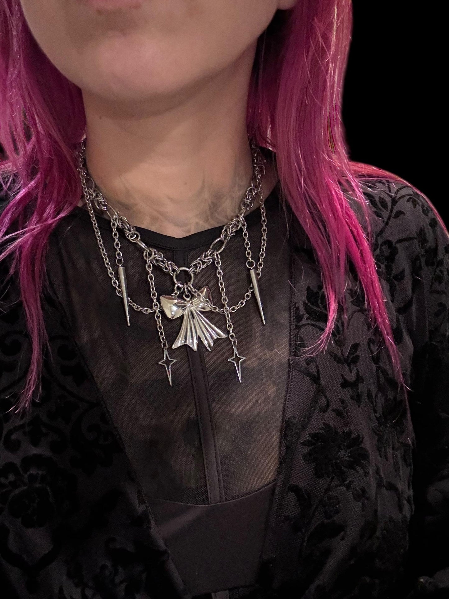 Bow necklace, Chainmail twinkle chain