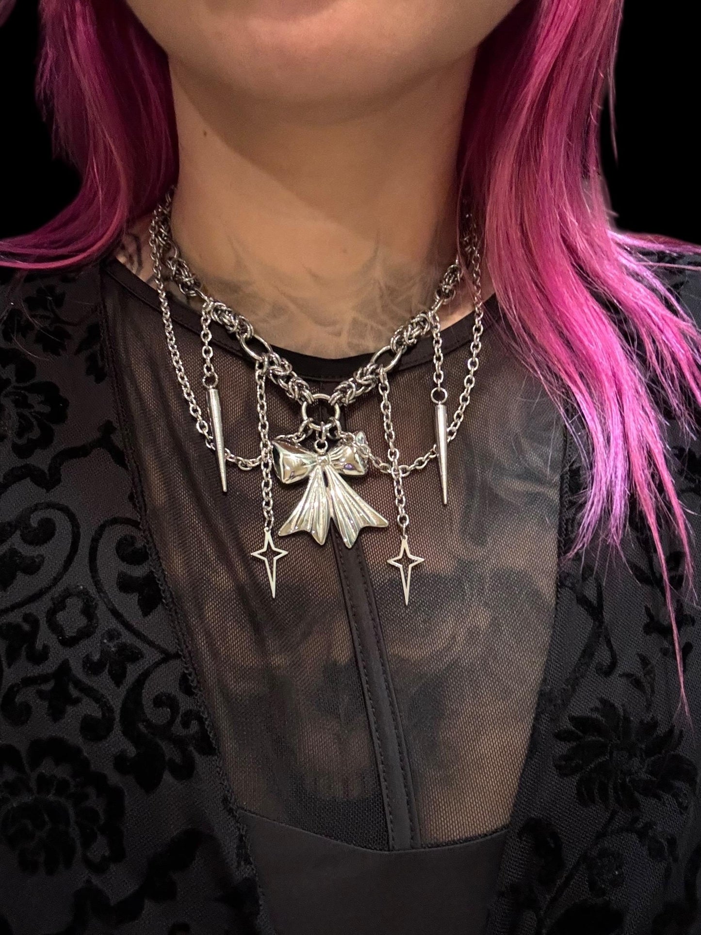 Bow necklace, Chainmail twinkle chain