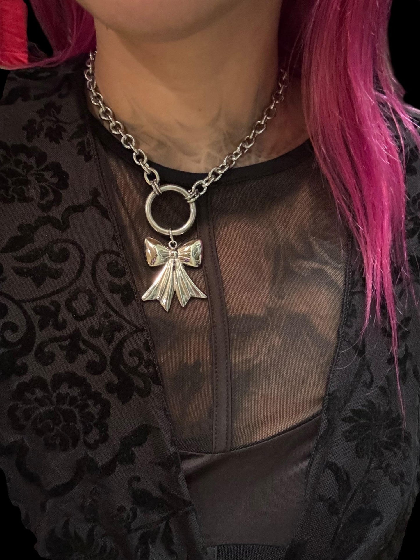 Bow necklace, cable chain,